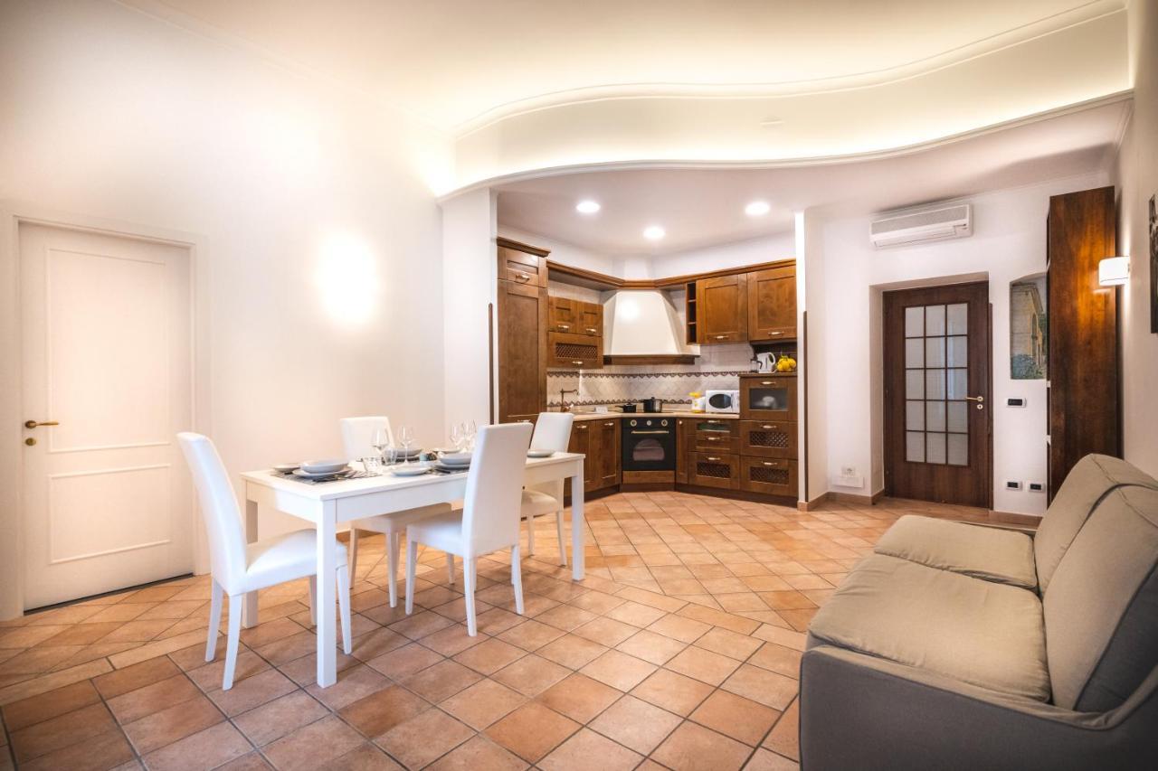 Apartment Giuliani Sorrento Bagian luar foto