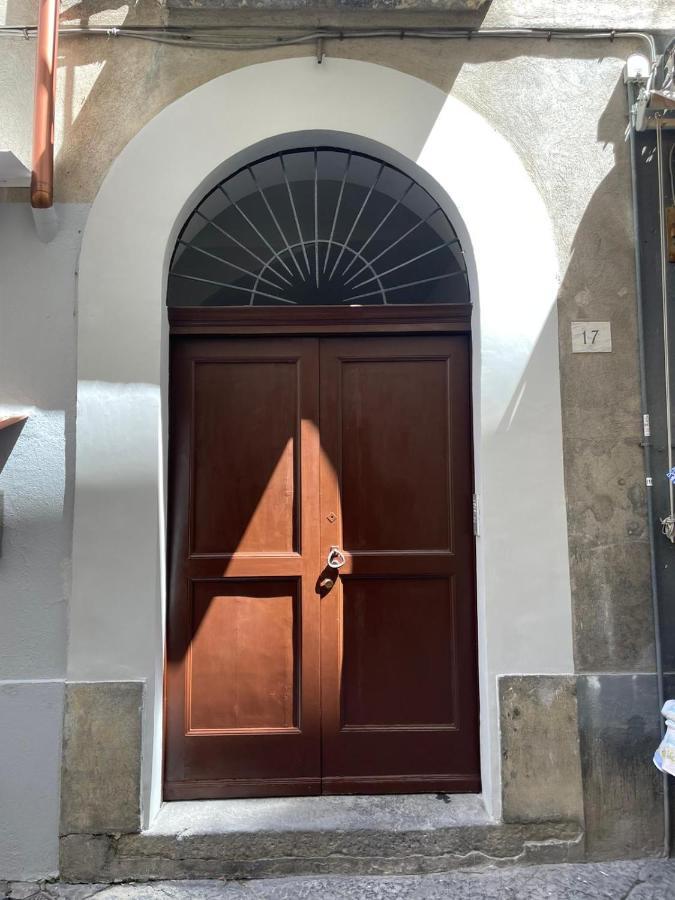 Apartment Giuliani Sorrento Bagian luar foto